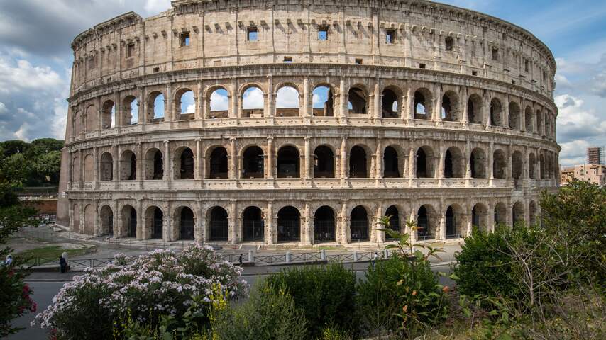 Foto bij Man komt om het leven na val van tien meter bij Colosseum