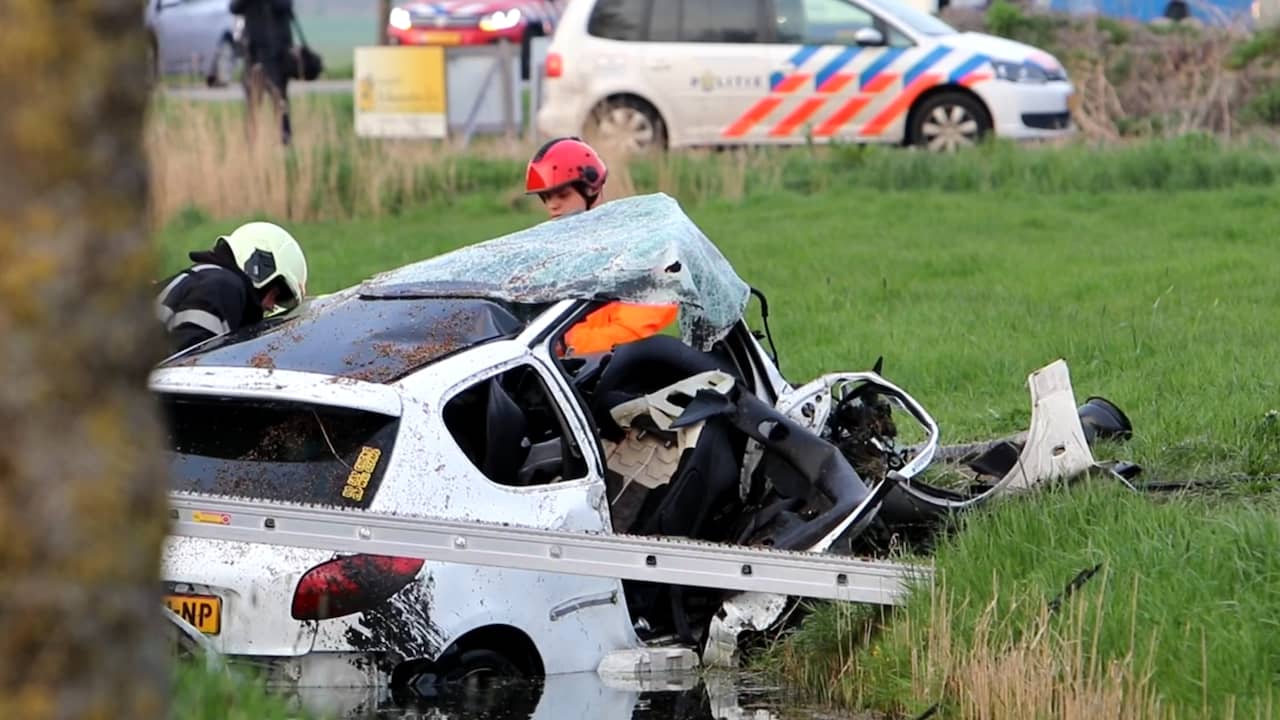 Video | Dode en zwaargewonden bij eenzijdig ongeval bij Jirnsum