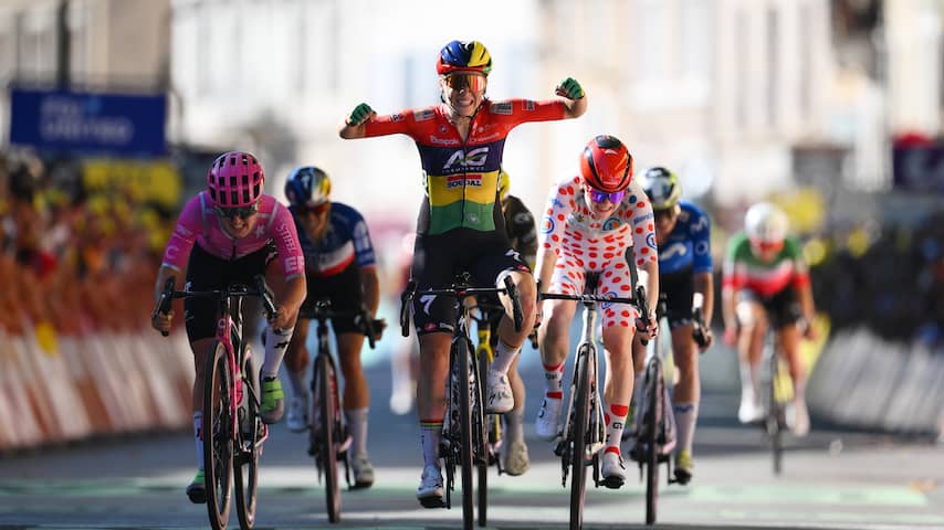 Puck Pieterse grijpt net naast ritzege in Tour, Demi Vollering behoudt tweede plek