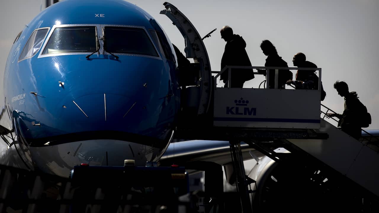 Man die zonder ticket KLM-toestel binnendrong krijgt vliegverbod van dertig jaar