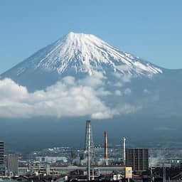 Toegangshek geplaatst op Japanse berg Fuji om massatoerisme tegen te gaan