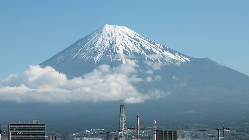 Man laat vermoeide zoon (7) op grote hoogte achter tijdens hike op berg Fuji
