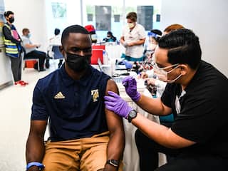 EU-agentschap: Gevaccineerden kunnen maatregelen onderling laten vieren