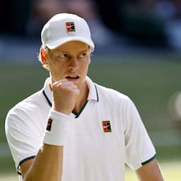 Sinner prolongeert Wimbledon-titel na zege op Zverev in spannende viersetter
