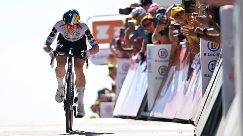 Aanval Vollering op Mont Ventoux komt te laat, Niewiadoma pakt geel in Tour