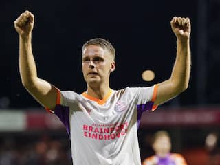 Joey Veerman gaat PSV voor zo'n 22 miljoen euro verruilen voor Dortmund