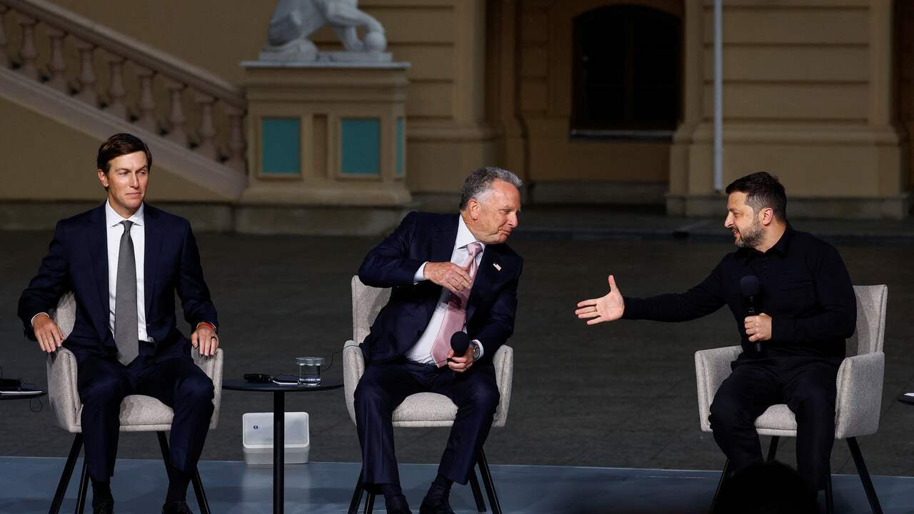 Foto bij Zelensky en VS praten in Kyiv over oorlog, maar grote doorbraak blijft uit