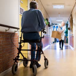 Vele ziekmeldingen in zorgsector kosten jaarlijks zeker 5,8 miljard euro
