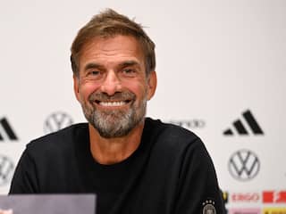 Klopp grapt voor duel met Xavi in ArenA: 'Ik ken vast meer Oranjespelers dan hij'