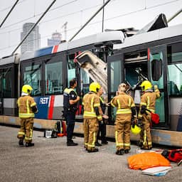 Burgemeester Schouten geschrokken van trambotsing Rotterdam: 'Enorme klap'