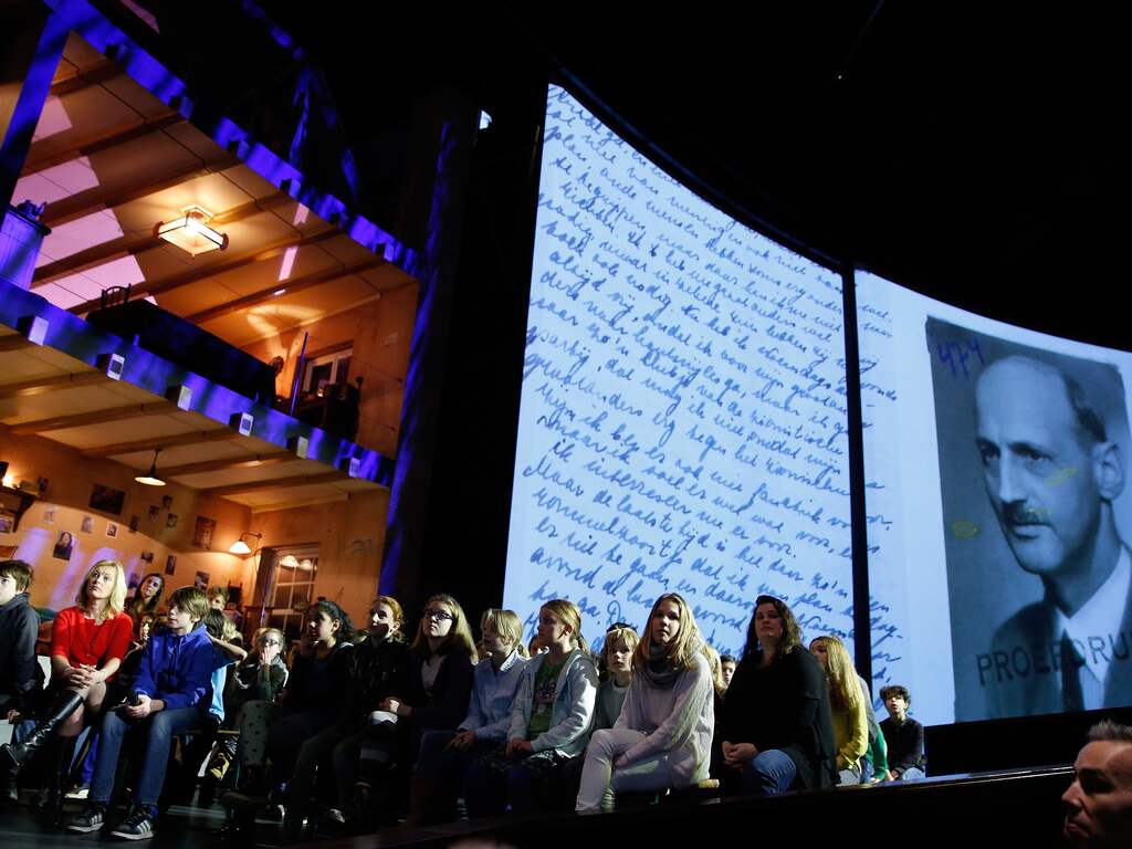 Hoe hou je de herinnering aan de oorlog levend? NU.nl zoekt docenten