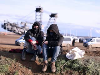 Waarom activisten een Duits dorp bezetten (en de politie met veel agenten ingrijpt)