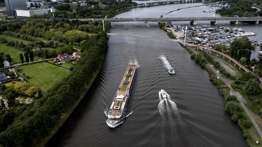 Amsterdam-Rijnkanaal blijft 's nachts toch open voor scheepvaart