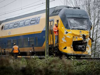 Personentrein botst tegen graafmachine in Bunnik, rest van dag geen treinen