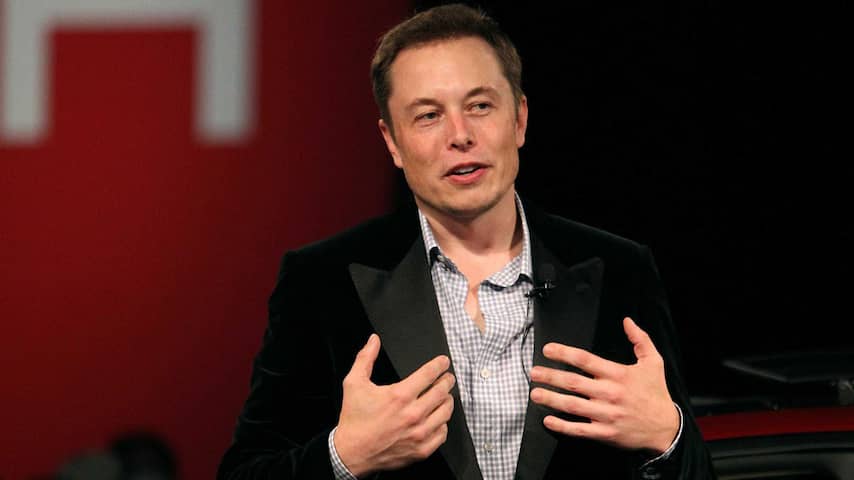 Elon Musk blijft voor lange termijn betrokken bij Tesla | Economie | NU.nl