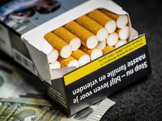 Tabaksaccijns levert overheid minder op, meer mensen kopen in buitenland