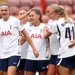 Oranje-internationals Pelova en Dijkstra helpen Spurs aan zege en tweede plek