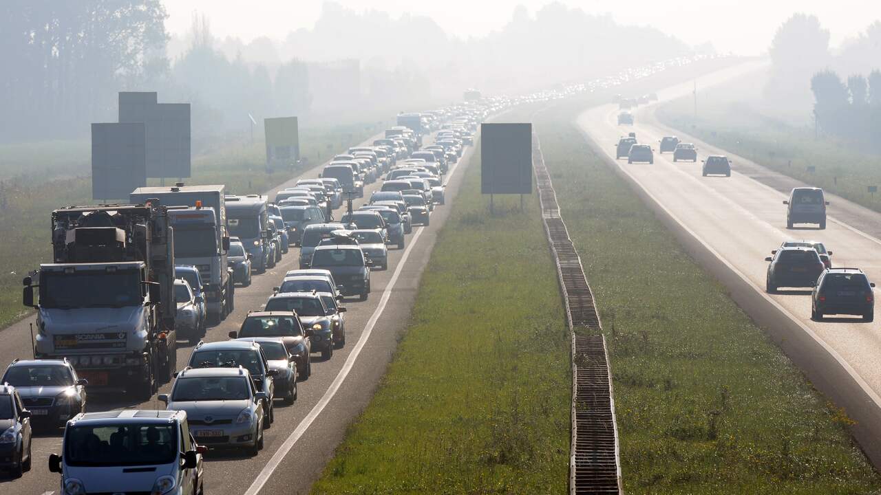Rijkswaterstaat waarschuwt voor grote drukte op Zeeuwse wegen | Tour de
