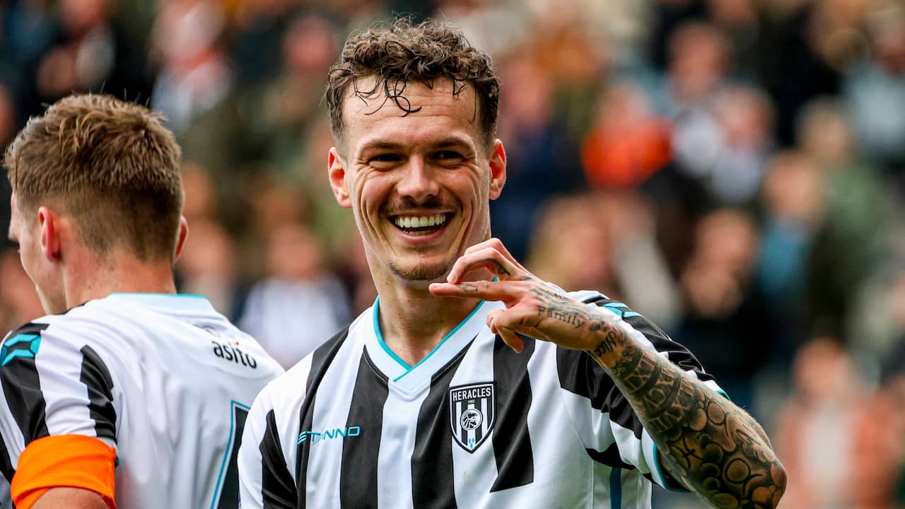 Hekkensluiter Heracles zet tiental PEC Zwolle voor schut met 8-2-overwinning