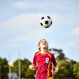 Advies sportraad: verbied koppen voor kinderen tot 12 jaar, helmplicht bij meerdere sporten