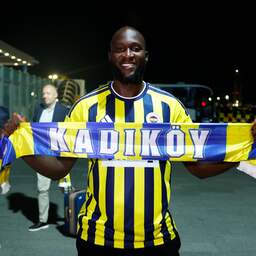 Lukaku verruilt Napoli voor Fenerbahçe en wordt ploeggenoot van Aké