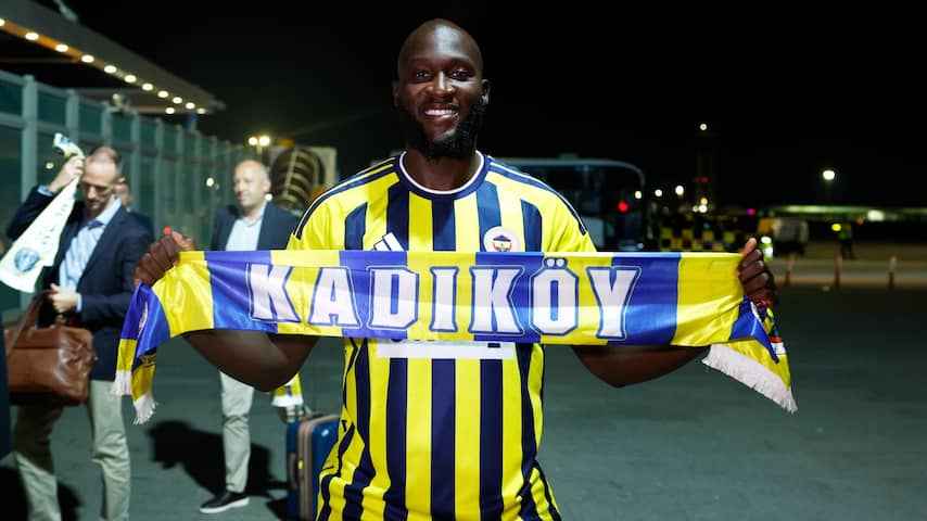 Lukaku verruilt Napoli voor Fenerbahçe en wordt ploeggenoot van Aké