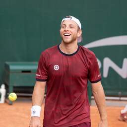 Live Roland Garros | Griekspoor herpakt zich na regenpauze en wint tweede set