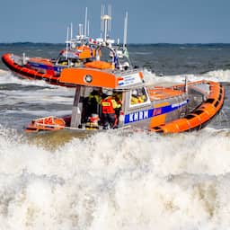 Persoon overleden voor kust van Callantsoog, andere zwemmer nog vermist