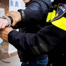 Politie vindt man onder bed in Terneuzen die nog ruim twee jaar cel in moet