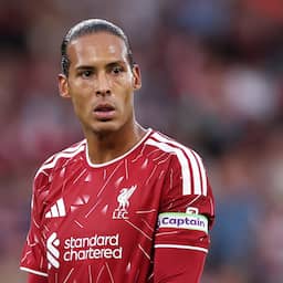 Van Dijk beslist na gesprek met Xavi over stoppen of doorgaan bij Oranje