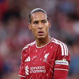 Van Dijk beslist na gesprek met Xavi over stoppen of doorgaan bij Oranje