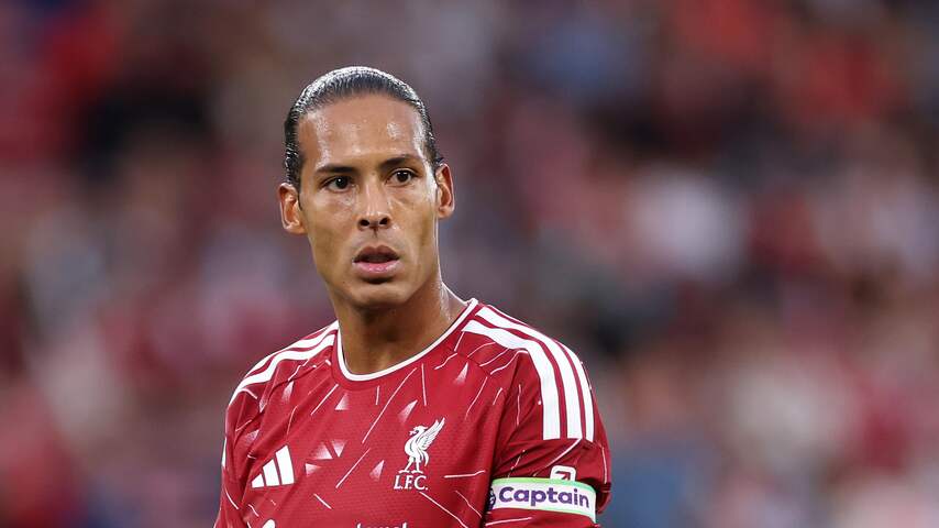 Foto bij Van Dijk beslist na gesprek met bondscoach Xavi over toekomst bij Oranje