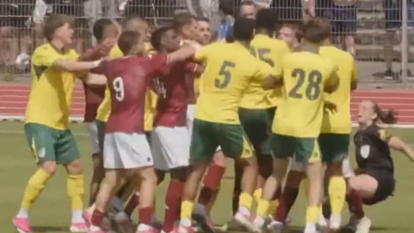 Verhit oefenduel Fortuna Sittard: arbiter loopt hersenschudding op en valt uit
