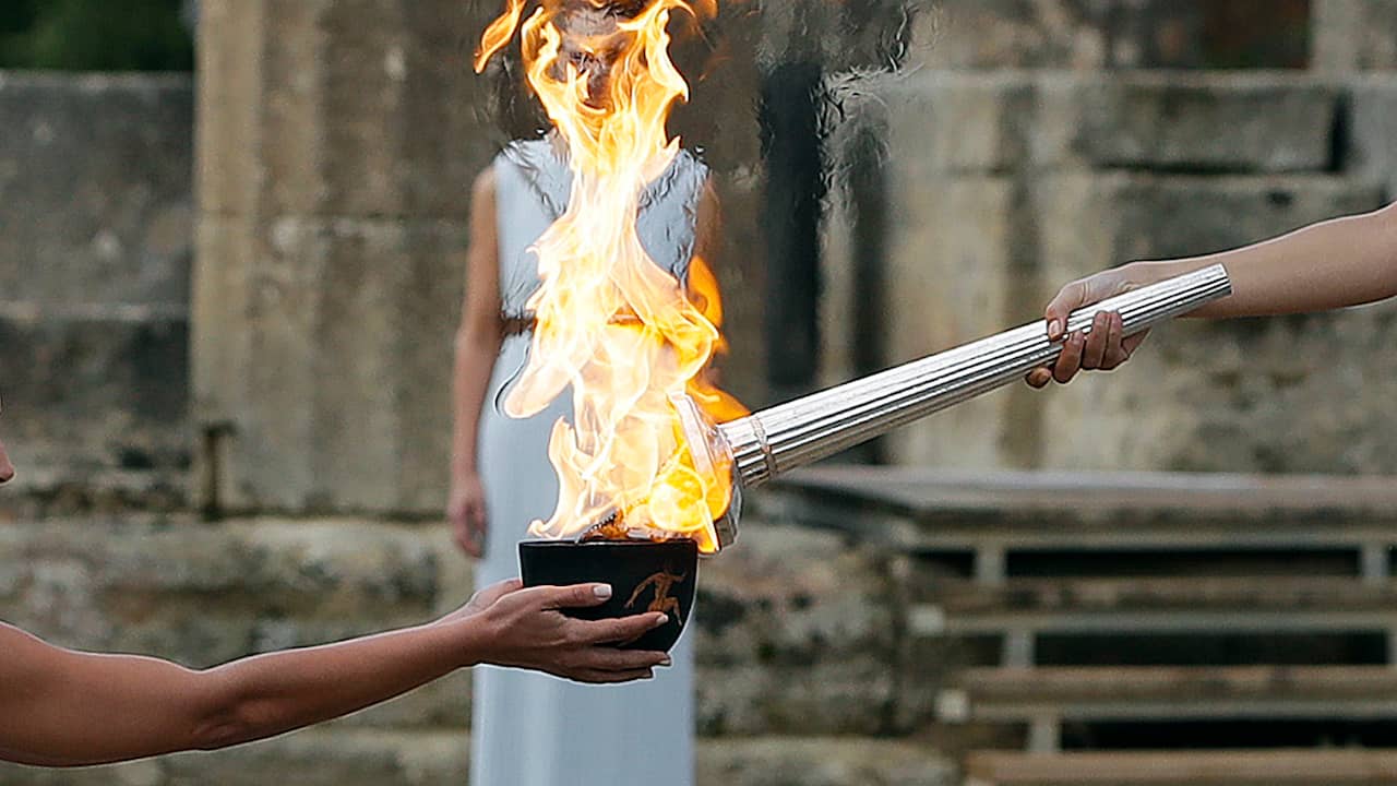 Olympische vlam voor Spelen in Parijs ontstoken in Griekenland | Sport