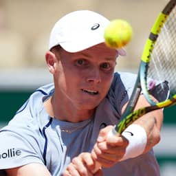 Live Roland Garros | De Jong leidt tegen Wawrinka, bekijk de tussenstand