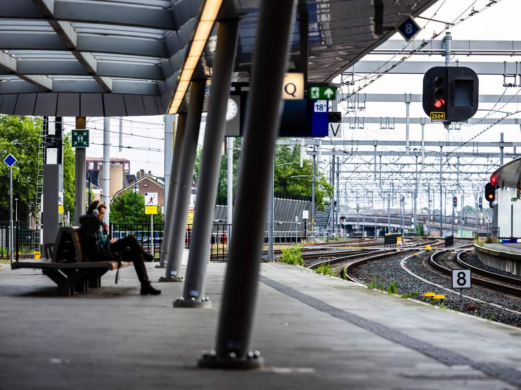 Dinsdag in heel Nederland geen treinen door staking NS