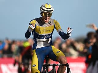 Belgische vluchter Vercouillie in tranen na zege in koninginnenrit Eneco Tour