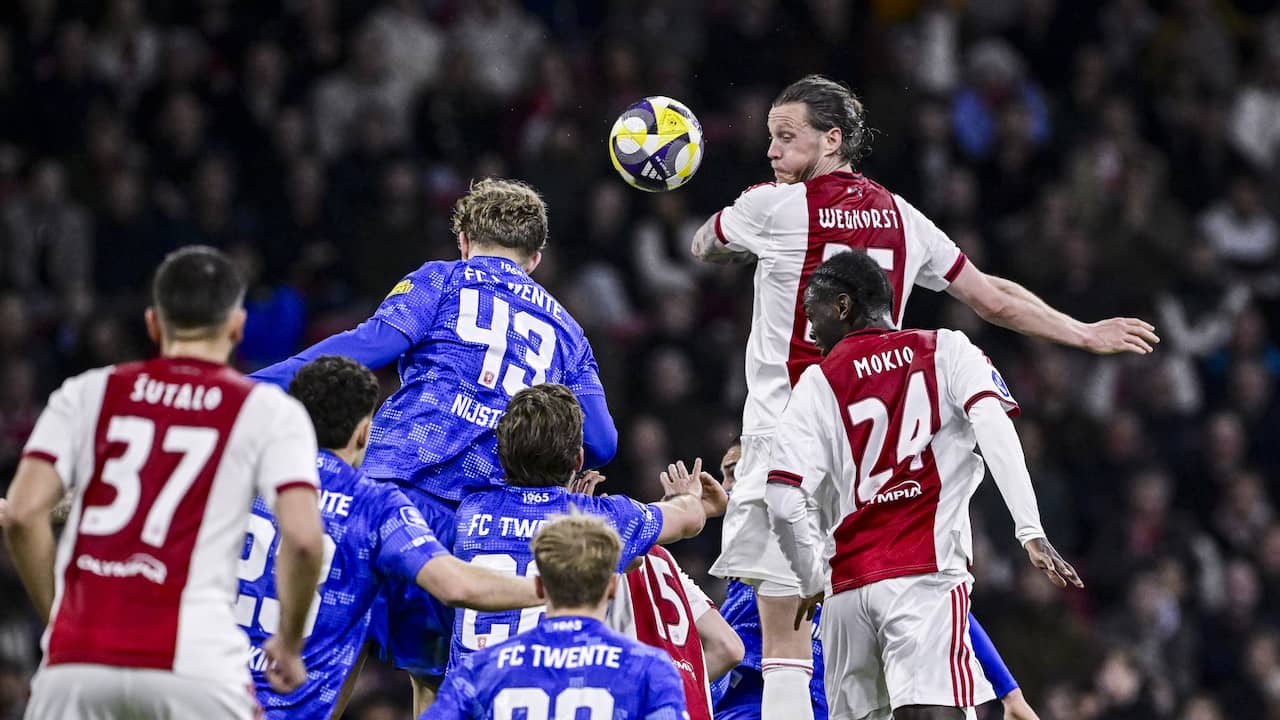 Live Eredivisie | Ajax ontsnapt aan achterstand tegen FC Twente na fout Sutalo