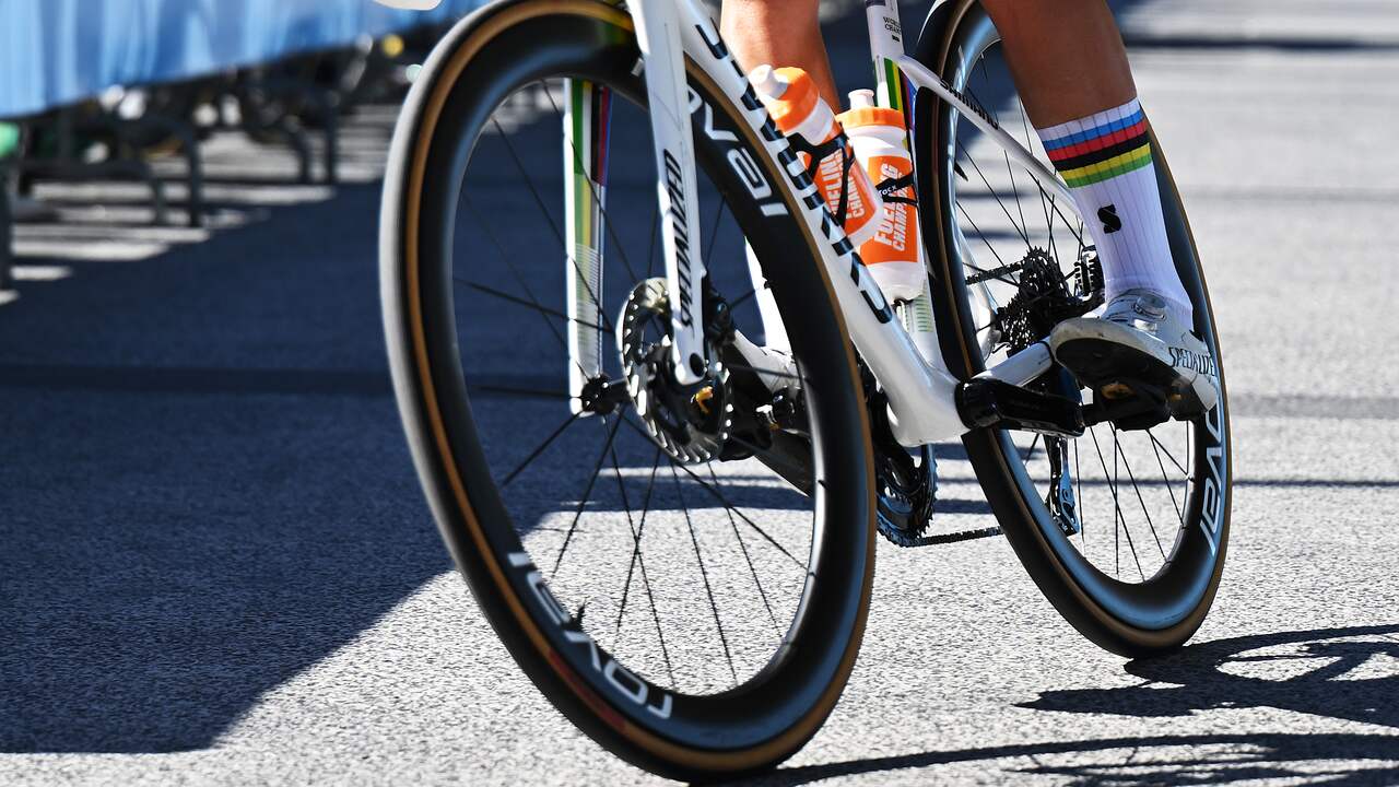 Foto bij Live EK wielrennen | Vollering wil titel prolongeren, kopgroep gevormd