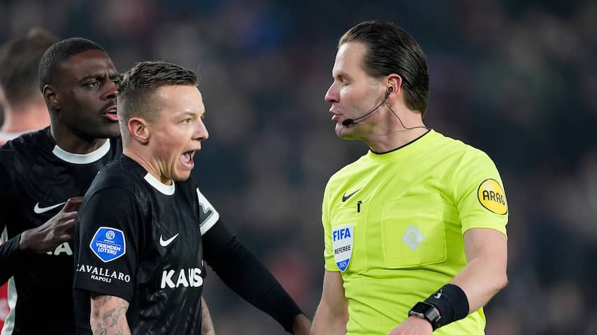 Kreeg PSV terechte penalty tegen AZ? Dit zeggen spelregels over hands