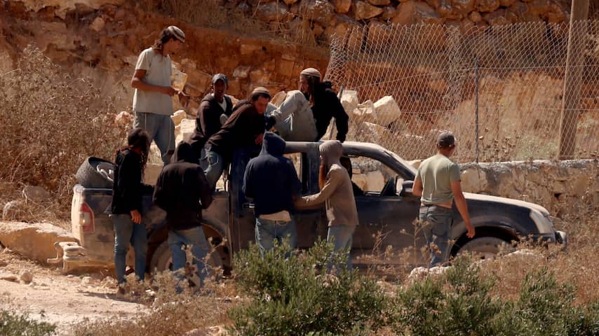 Israëlische kolonisten sluiten al dagen Palestijnse families in op Westoever