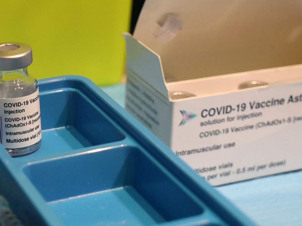 GGD gebruikt AstraZeneca-prik dag langer niet, De Jonge neemt straks besluit