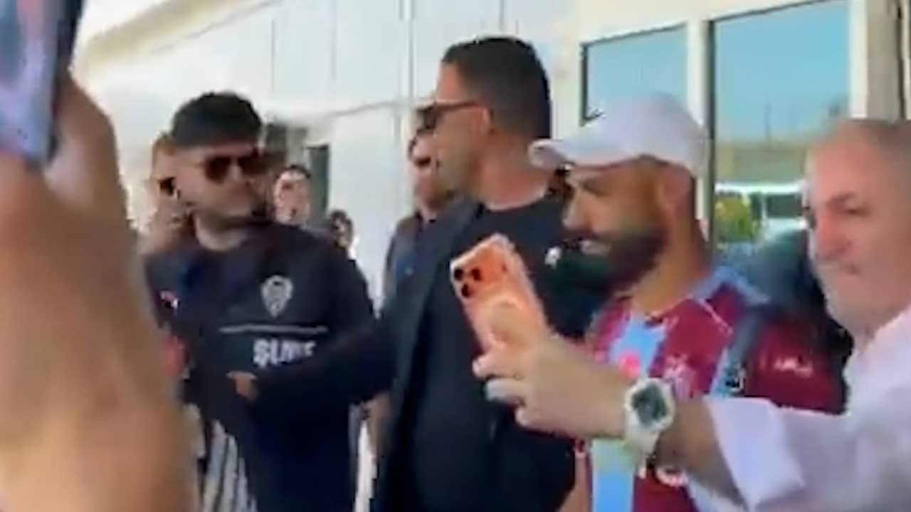 Mohamed Salah krijgt heldenontvangst in Turkije