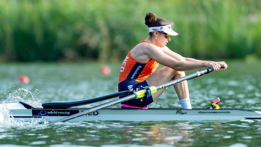 Femke van de Vliet bezorgt Nederland eerste medaille op WK roeien in eigen land