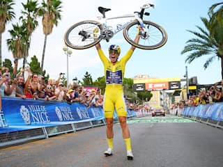 Demi Vollering wint Tour de France Femmes na schitterende solo in slotrit