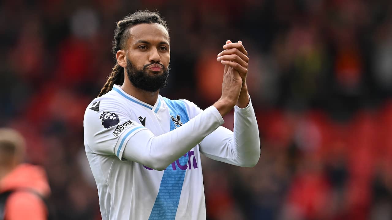 J Riedwals Oud-Ajacied Riedewald vertrekt na zeven jaar transfervrij bij Crystal ...