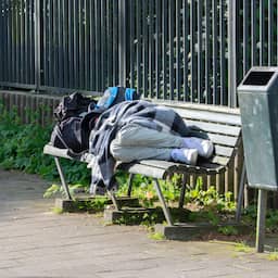 Ambtenaar liet familie en vrienden 10 jaar lang gratis wonen in daklozenwoningen
