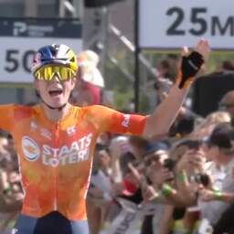Video | Kijk hoe Vollering op fraaie wijze voor het eerst wereldkampioene wordt