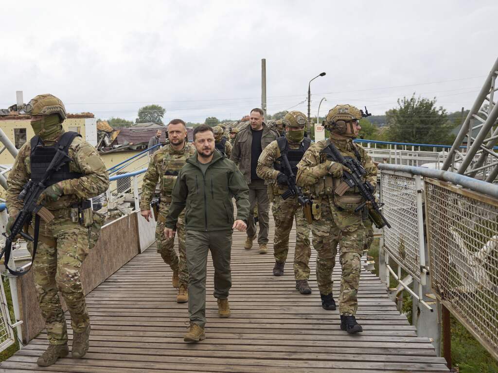 Oekraïne zegt massagraf met 440 lichamen te hebben gevonden in heroverd Izium