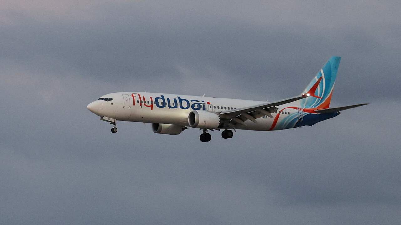 Foto bij Copiloot flydubai eerder geschorst vanwege extremistisch materiaal op telefoon
